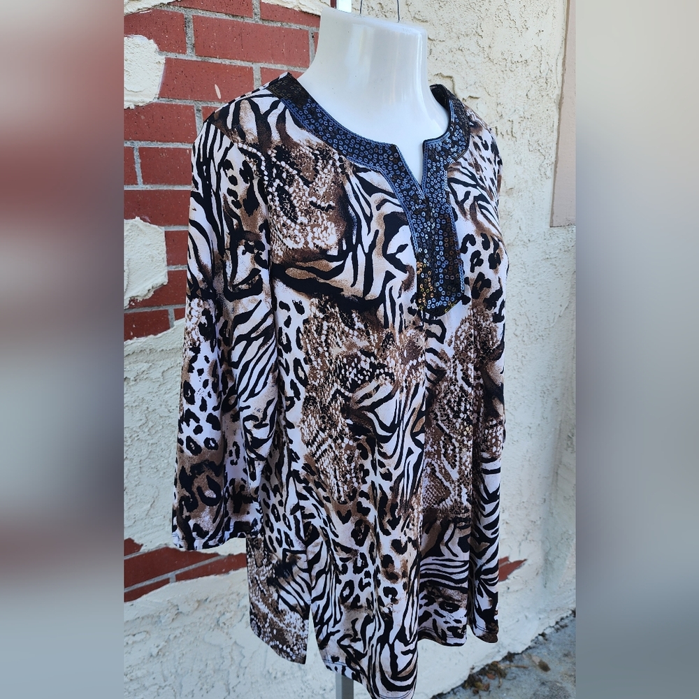 1X women Macy's JM collection leopard animal sequin tunic top stretch blouse